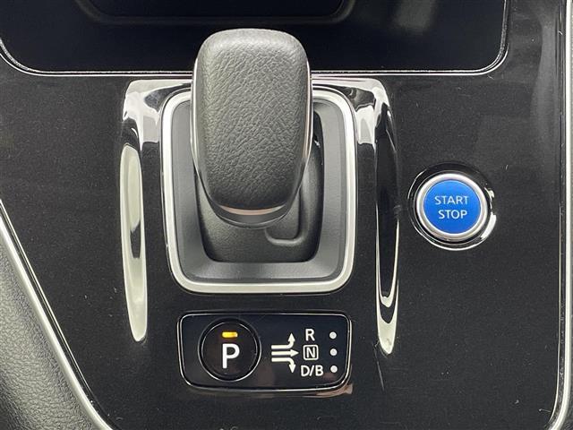 セレナ ｅ－パワー　ハイウェイスターＶ　取扱い説明書／純正ナビ／Ｂｌｕｅｔｏｏｔｈ／フルセグテレビ／ＡＭ／ＦＭ／ＵＳＢ／ＣＤ／ＤＶＤ／フリップダウンモニター／全周囲カメラ／クルーズコントロール／ＷＡＣ／両側パワースライドドア／横滑り防止（8枚目）
