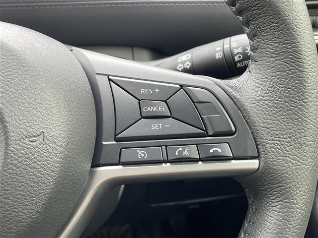 セレナ ｅ－パワー　ハイウェイスターＶ　取扱い説明書／純正ナビ／Ｂｌｕｅｔｏｏｔｈ／フルセグテレビ／ＡＭ／ＦＭ／ＵＳＢ／ＣＤ／ＤＶＤ／フリップダウンモニター／全周囲カメラ／クルーズコントロール／ＷＡＣ／両側パワースライドドア／横滑り防止（16枚目）