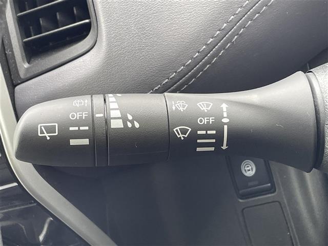 セレナ ｅ－パワー　ハイウェイスターＶ　取扱い説明書／純正ナビ／Ｂｌｕｅｔｏｏｔｈ／フルセグテレビ／ＡＭ／ＦＭ／ＵＳＢ／ＣＤ／ＤＶＤ／フリップダウンモニター／全周囲カメラ／クルーズコントロール／ＷＡＣ／両側パワースライドドア／横滑り防止（17枚目）