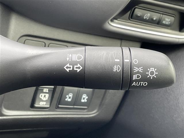セレナ ｅ－パワー　ハイウェイスターＶ　取扱い説明書／純正ナビ／Ｂｌｕｅｔｏｏｔｈ／フルセグテレビ／ＡＭ／ＦＭ／ＵＳＢ／ＣＤ／ＤＶＤ／フリップダウンモニター／全周囲カメラ／クルーズコントロール／ＷＡＣ／両側パワースライドドア／横滑り防止（18枚目）