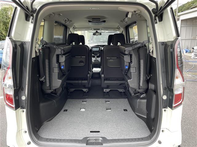 セレナ ｅ－パワー　ハイウェイスターＶ　取扱い説明書／純正ナビ／Ｂｌｕｅｔｏｏｔｈ／フルセグテレビ／ＡＭ／ＦＭ／ＵＳＢ／ＣＤ／ＤＶＤ／フリップダウンモニター／全周囲カメラ／クルーズコントロール／ＷＡＣ／両側パワースライドドア／横滑り防止（30枚目）