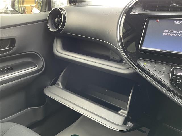 アクア S 純正ナビ(Bluetooth・AM・FM・CD)/ETC/ドライブレコーダー/ウィンカーミラー/ドアバイザー/ABS/横滑り防止装置/ステアリングスイッチ/ECOモード/EVモード/禁煙車/取扱説明書(8枚目)