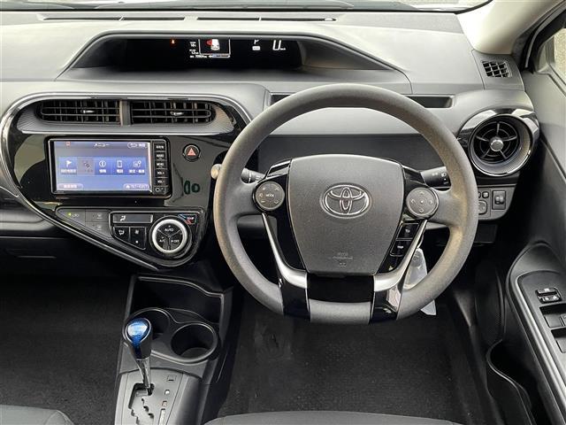 アクア S 純正ナビ(Bluetooth・AM・FM・CD)/ETC/ドライブレコーダー/ウィンカーミラー/ドアバイザー/ABS/横滑り防止装置/ステアリングスイッチ/ECOモード/EVモード/禁煙車/取扱説明書(18枚目)