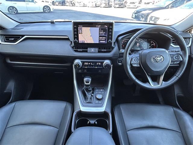 ＲＡＶ４ Ｇ　Ｚパッケージ　純ナビ／全方位カメラ／前後ドラレコ／ビルトインＥＴＣ／ステアリングヒーター／パワーバックドア／シートヒーター／追従型クルーズコントロール／デジタルインナーミラー／ＡＶＥＮＴＵＲＡ１７インチＡＷ（2枚目）