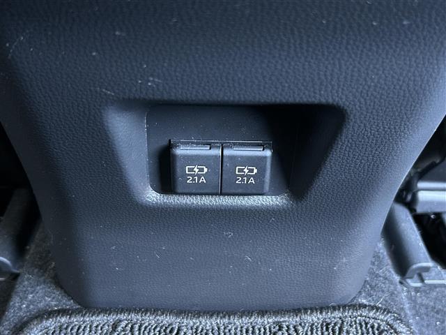 ＲＡＶ４ Ｇ　Ｚパッケージ　純ナビ／全方位カメラ／前後ドラレコ／ビルトインＥＴＣ／ステアリングヒーター／パワーバックドア／シートヒーター／追従型クルーズコントロール／デジタルインナーミラー／ＡＶＥＮＴＵＲＡ１７インチＡＷ（12枚目）
