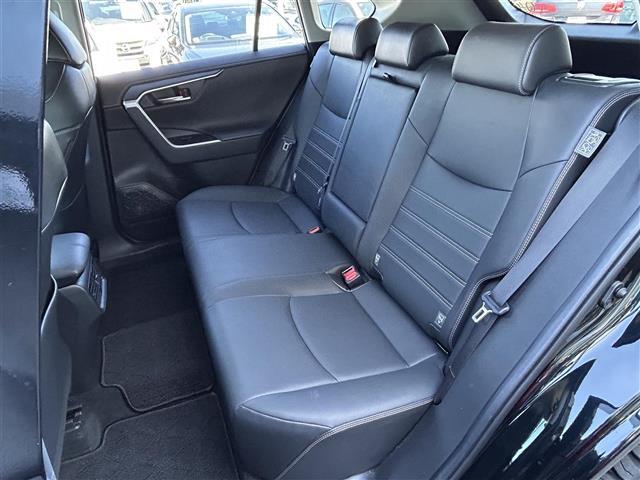 ＲＡＶ４ Ｇ　Ｚパッケージ　純ナビ／全方位カメラ／前後ドラレコ／ビルトインＥＴＣ／ステアリングヒーター／パワーバックドア／シートヒーター／追従型クルーズコントロール／デジタルインナーミラー／ＡＶＥＮＴＵＲＡ１７インチＡＷ（28枚目）