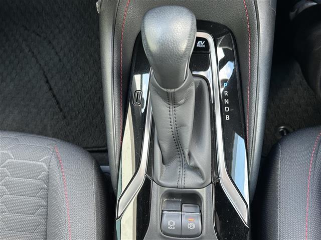 カローラスポーツ ハイブリッドG Z 純正SDナビ(Bluetooth)/フルセグTV/バックカメラ/クルーズコントロール(追従有)/レーンアシスト/横滑り防止装置/オートライト/ドライブレコーダー(前方のみ)/純正アルミホイール/ETC(6枚目)