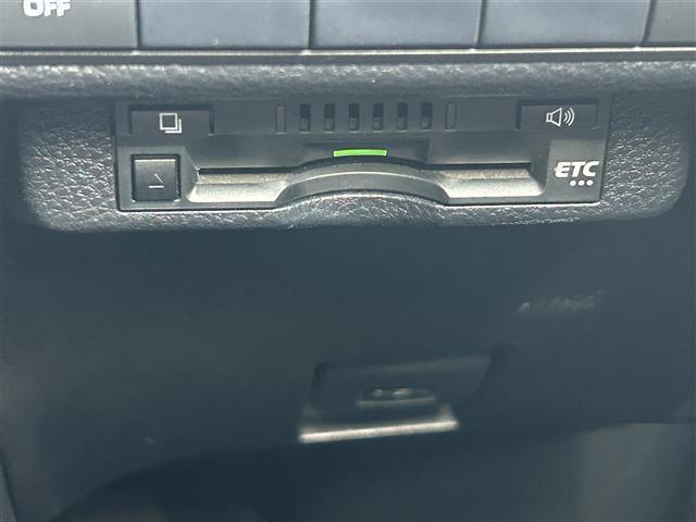 カローラスポーツ ハイブリッドG Z 純正SDナビ(Bluetooth)/フルセグTV/バックカメラ/クルーズコントロール(追従有)/レーンアシスト/横滑り防止装置/オートライト/ドライブレコーダー(前方のみ)/純正アルミホイール/ETC(12枚目)