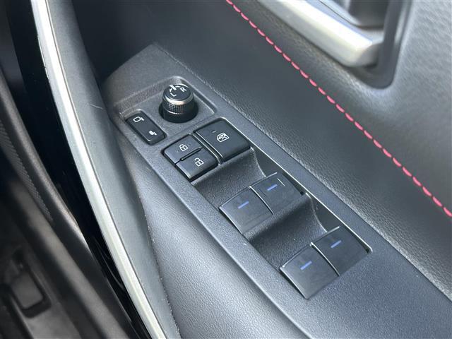 カローラスポーツ ハイブリッドG Z 純正SDナビ(Bluetooth)/フルセグTV/バックカメラ/クルーズコントロール(追従有)/レーンアシスト/横滑り防止装置/オートライト/ドライブレコーダー(前方のみ)/純正アルミホイール/ETC(14枚目)