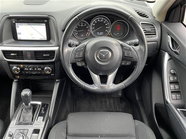 CX-5 25S Lパッケージ 純正ナビ・フルセグTV・バック・サイドカメラ・4WD・ブラインドスポットモニター・レーダークルコン・コーナーセンサー・レーンキープアシスト・パドルシフト・SCBS・純正フロアマット・ETC・取扱説明書(2枚目)
