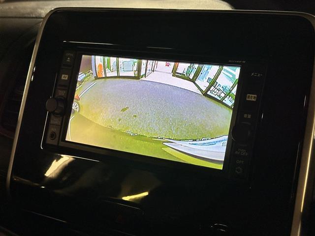 セレナ 　ワンオーナー／純ナビ／禁煙車／両側Ｐスラ／８人乗り／バックカメラ／ＨＩＤライト／フルセグＴＶ／ウィンカーミラー／電格ミラー／アイドリングストップ／プッシュスタート／ＥＴＣ／１６インチ純ＡＷ（4枚目）