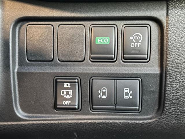 セレナ 　ワンオーナー／純ナビ／禁煙車／両側Ｐスラ／８人乗り／バックカメラ／ＨＩＤライト／フルセグＴＶ／ウィンカーミラー／電格ミラー／アイドリングストップ／プッシュスタート／ＥＴＣ／１６インチ純ＡＷ（9枚目）