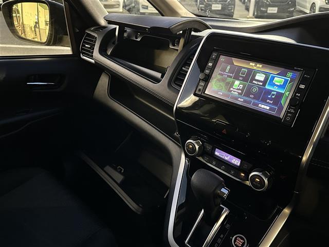 セレナ 　ワンオーナー／純ナビ／禁煙車／両側Ｐスラ／８人乗り／バックカメラ／ＨＩＤライト／フルセグＴＶ／ウィンカーミラー／電格ミラー／アイドリングストップ／プッシュスタート／ＥＴＣ／１６インチ純ＡＷ（10枚目）