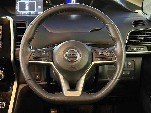 セレナ 　ワンオーナー／純ナビ／禁煙車／両側Ｐスラ／８人乗り／バックカメラ／ＨＩＤライト／フルセグＴＶ／ウィンカーミラー／電格ミラー／アイドリングストップ／プッシュスタート／ＥＴＣ／１６インチ純ＡＷ（13枚目）