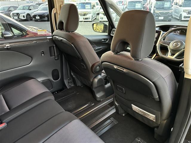 セレナ 　ワンオーナー／純ナビ／禁煙車／両側Ｐスラ／８人乗り／バックカメラ／ＨＩＤライト／フルセグＴＶ／ウィンカーミラー／電格ミラー／アイドリングストップ／プッシュスタート／ＥＴＣ／１６インチ純ＡＷ（21枚目）