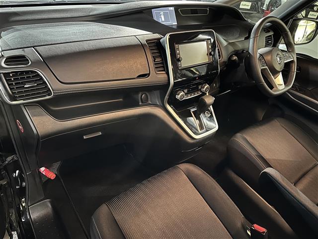 セレナ 　ワンオーナー／純ナビ／禁煙車／両側Ｐスラ／８人乗り／バックカメラ／ＨＩＤライト／フルセグＴＶ／ウィンカーミラー／電格ミラー／アイドリングストップ／プッシュスタート／ＥＴＣ／１６インチ純ＡＷ（24枚目）