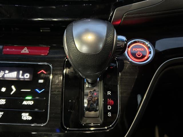 オデッセイハイブリッド ハイブリッドアブソルート・EXホンダセンシング ディスプレイオーディオ/フリップダウンモニター/両側パワースライドドア/マルチビューカメラ/ブラインドスポットモニター/パワーシート/シートヒーター/オットマン/ホンダセンシング/ビルトインETC(20枚目)