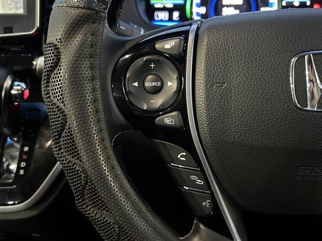 オデッセイハイブリッド ハイブリッドアブソルート・EXホンダセンシング ディスプレイオーディオ/フリップダウンモニター/両側パワースライドドア/マルチビューカメラ/ブラインドスポットモニター/パワーシート/シートヒーター/オットマン/ホンダセンシング/ビルトインETC(21枚目)