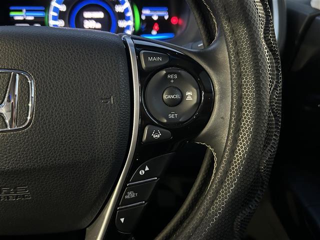 オデッセイハイブリッド ハイブリッドアブソルート・EXホンダセンシング ディスプレイオーディオ/フリップダウンモニター/両側パワースライドドア/マルチビューカメラ/ブラインドスポットモニター/パワーシート/シートヒーター/オットマン/ホンダセンシング/ビルトインETC(22枚目)