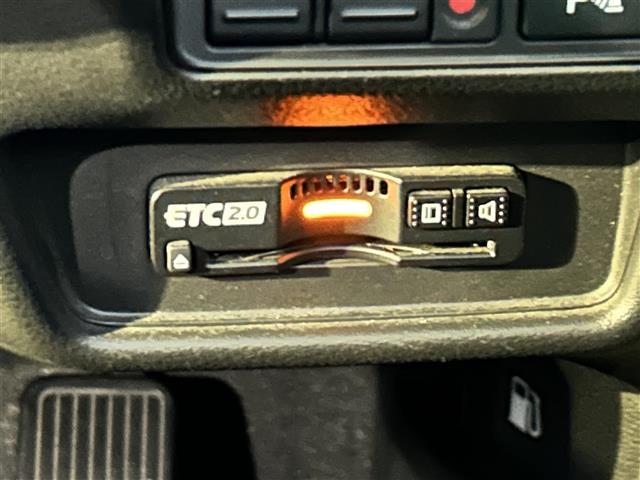 オデッセイハイブリッド ハイブリッドアブソルート・EXホンダセンシング ディスプレイオーディオ/フリップダウンモニター/両側パワースライドドア/マルチビューカメラ/ブラインドスポットモニター/パワーシート/シートヒーター/オットマン/ホンダセンシング/ビルトインETC(24枚目)