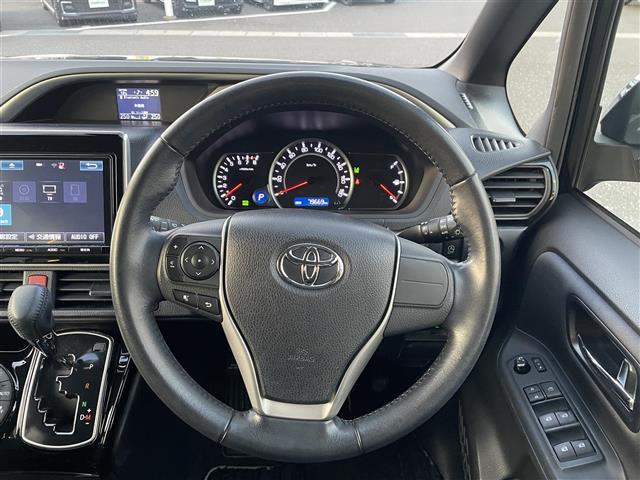 ヴォクシー ＺＳ　煌ＩＩ　純正９インチナビ・フルセグテレビ・バックカメラ・フリップダウンモニター・衝突軽減ブレーキ・レーンキープアシススト・両側パワースライドドア・スペアスマートキー・ビルトインＥＴＣ・純正１６インチアルミ（3枚目）