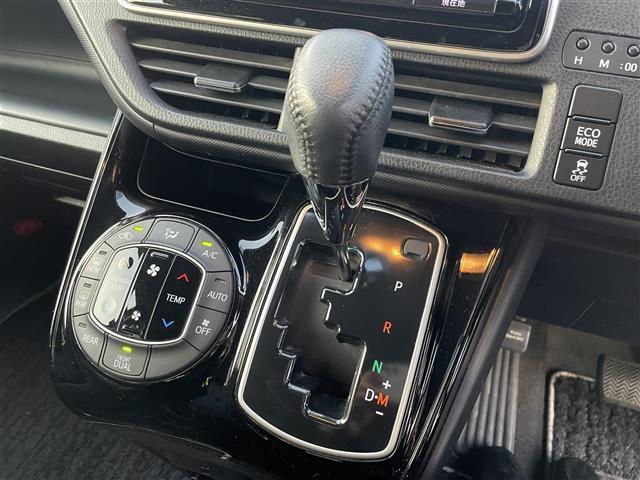 ヴォクシー ＺＳ　煌ＩＩ　純正９インチナビ・フルセグテレビ・バックカメラ・フリップダウンモニター・衝突軽減ブレーキ・レーンキープアシススト・両側パワースライドドア・スペアスマートキー・ビルトインＥＴＣ・純正１６インチアルミ（7枚目）