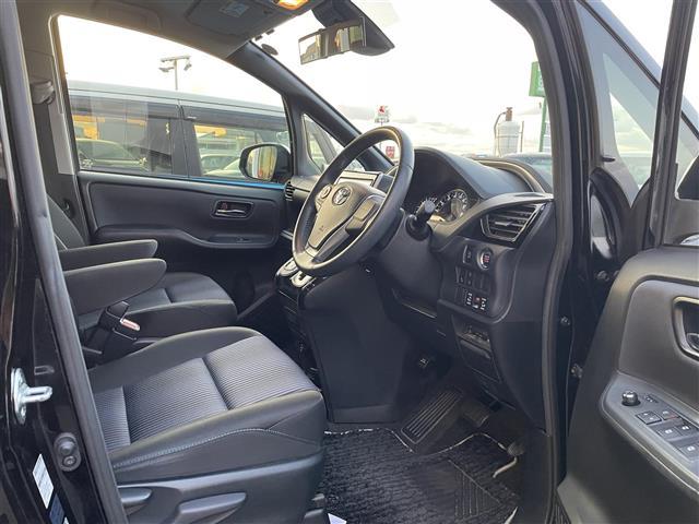 ヴォクシー ＺＳ　煌ＩＩ　純正９インチナビ・フルセグテレビ・バックカメラ・フリップダウンモニター・衝突軽減ブレーキ・レーンキープアシススト・両側パワースライドドア・スペアスマートキー・ビルトインＥＴＣ・純正１６インチアルミ（15枚目）