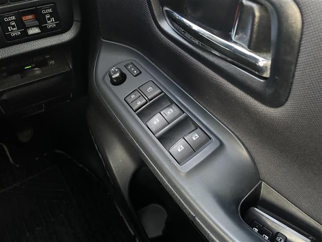 ヴォクシー ＺＳ　煌ＩＩ　純正９インチナビ・フルセグテレビ・バックカメラ・フリップダウンモニター・衝突軽減ブレーキ・レーンキープアシススト・両側パワースライドドア・スペアスマートキー・ビルトインＥＴＣ・純正１６インチアルミ（41枚目）