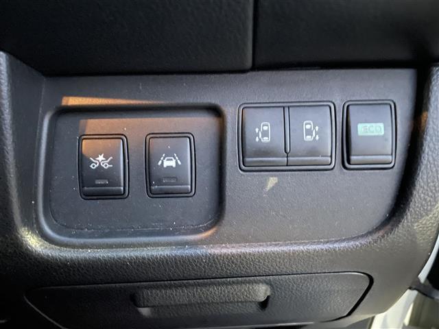 セレナ ハイウェイスターＧ　Ｓ－ＨＶアドバンスドセーフティ　純正ＨＤＤナビ／全周囲カメラ／両側パワースライドドア／１００Ｖ充電／純正アルミホイール／社外アルミホイールスタッドレスタイヤ／フルセグＴＶ／前後コーナーセンサー／衝突被害軽減システム／ＥＴＣ（13枚目）