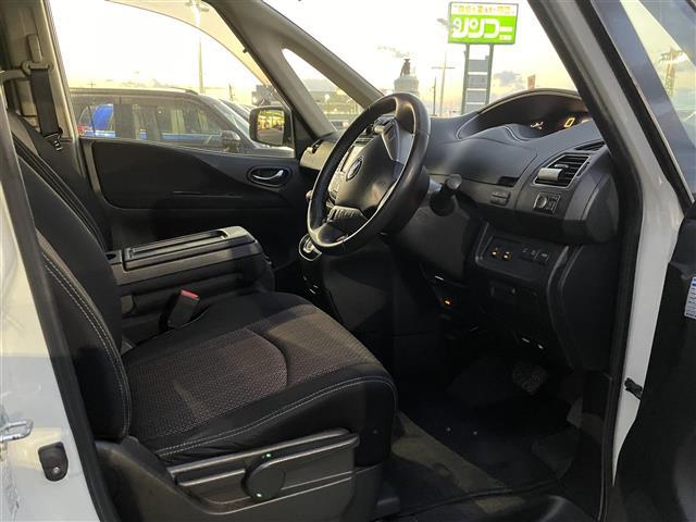 セレナ ハイウェイスターＧ　Ｓ－ＨＶアドバンスドセーフティ　純正ＨＤＤナビ／全周囲カメラ／両側パワースライドドア／１００Ｖ充電／純正アルミホイール／社外アルミホイールスタッドレスタイヤ／フルセグＴＶ／前後コーナーセンサー／衝突被害軽減システム／ＥＴＣ（18枚目）