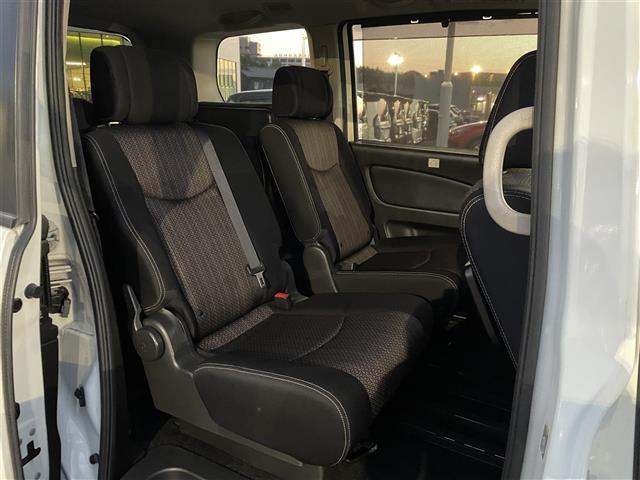 セレナ ハイウェイスターＧ　Ｓ－ＨＶアドバンスドセーフティ　純正ＨＤＤナビ／全周囲カメラ／両側パワースライドドア／１００Ｖ充電／純正アルミホイール／社外アルミホイールスタッドレスタイヤ／フルセグＴＶ／前後コーナーセンサー／衝突被害軽減システム／ＥＴＣ（19枚目）