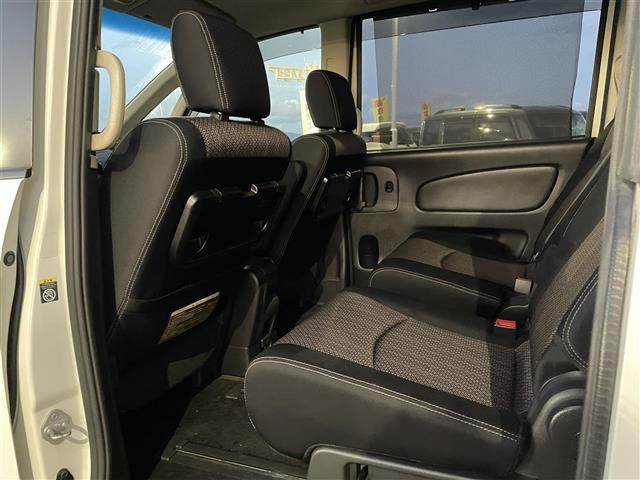 セレナ ハイウェイスターＧ　Ｓ－ＨＶアドバンスドセーフティ　純正ＨＤＤナビ／全周囲カメラ／両側パワースライドドア／１００Ｖ充電／純正アルミホイール／社外アルミホイールスタッドレスタイヤ／フルセグＴＶ／前後コーナーセンサー／衝突被害軽減システム／ＥＴＣ（24枚目）