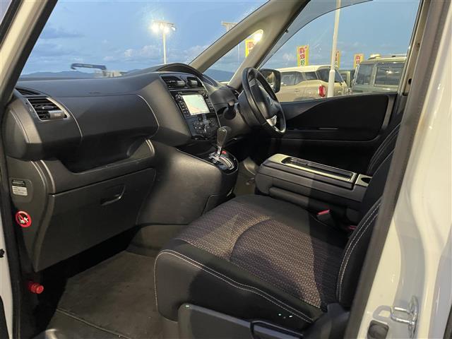 セレナ ハイウェイスターＧ　Ｓ－ＨＶアドバンスドセーフティ　純正ＨＤＤナビ／全周囲カメラ／両側パワースライドドア／１００Ｖ充電／純正アルミホイール／社外アルミホイールスタッドレスタイヤ／フルセグＴＶ／前後コーナーセンサー／衝突被害軽減システム／ＥＴＣ（26枚目）