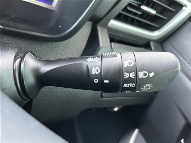 タンク カスタムＧ　Ｓ　取扱説明書（車両／ナビ）保証書・純正ＳＤナビ（Ｂｌｕｅｔｏｏｔｈ／ＡＭ／ＦＭ）・フルセグテレビ・バックカメラ・両側パワースライドドア・クルーズコントロール・オートライト・レーンアシスト・ＬＥＤライト（23枚目）