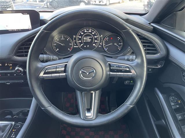 ＭＡＺＤＡ３ファストバック ＸＤプロアクティブ　ツーリングセレクション　ワンオーナー・純正ナビ・フルセグテレビ・バックカメラ・衝突軽減ブレーキ・レーダークルーズコントロール・前席シートヒーター・ステアリングヒーター・デジタルインナーミラー・前後ドラレコ・ＥＴＣ・純正ＡＷ（4枚目）