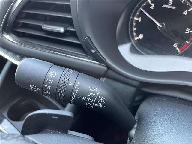 ＭＡＺＤＡ３ファストバック ＸＤプロアクティブ　ツーリングセレクション　ワンオーナー・純正ナビ・フルセグテレビ・バックカメラ・衝突軽減ブレーキ・レーダークルーズコントロール・前席シートヒーター・ステアリングヒーター・デジタルインナーミラー・前後ドラレコ・ＥＴＣ・純正ＡＷ（11枚目）