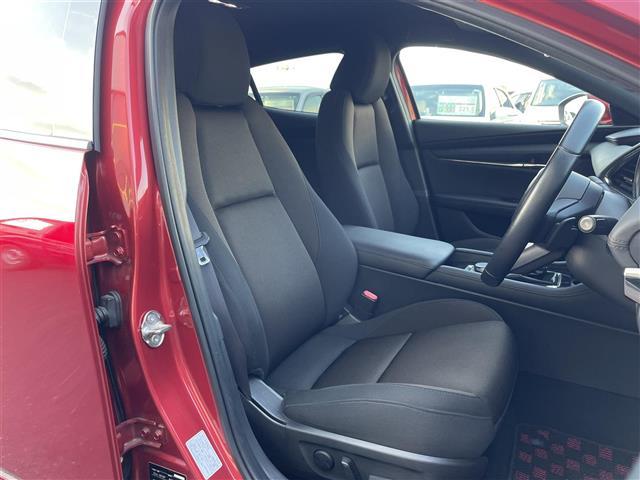 ＭＡＺＤＡ３ファストバック ＸＤプロアクティブ　ツーリングセレクション　ワンオーナー・純正ナビ・フルセグテレビ・バックカメラ・衝突軽減ブレーキ・レーダークルーズコントロール・前席シートヒーター・ステアリングヒーター・デジタルインナーミラー・前後ドラレコ・ＥＴＣ・純正ＡＷ（17枚目）