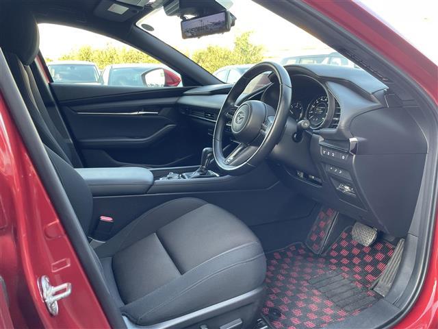 ＭＡＺＤＡ３ファストバック ＸＤプロアクティブ　ツーリングセレクション　ワンオーナー・純正ナビ・フルセグテレビ・バックカメラ・衝突軽減ブレーキ・レーダークルーズコントロール・前席シートヒーター・ステアリングヒーター・デジタルインナーミラー・前後ドラレコ・ＥＴＣ・純正ＡＷ（18枚目）