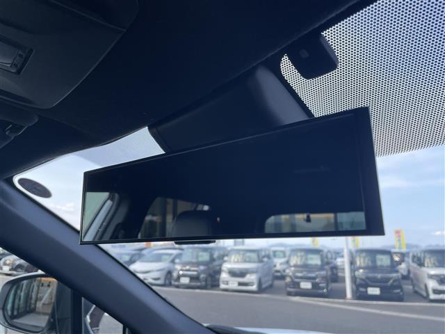 カローラクロス ハイブリッド　Ｚ　純正９インチナビ・フルセグテレビ・全周囲カメラ・衝突軽減ブレーキ・レーダークルーズコントロール・レーンキープアシススト・パワーシート・前席シートヒーター・ステアリングヒーター・前後ドラレコ・純正ＡＷ（14枚目）