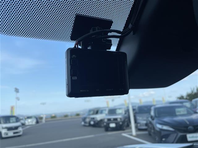 カローラクロス ハイブリッド　Ｚ　純正９インチナビ・フルセグテレビ・全周囲カメラ・衝突軽減ブレーキ・レーダークルーズコントロール・レーンキープアシススト・パワーシート・前席シートヒーター・ステアリングヒーター・前後ドラレコ・純正ＡＷ（15枚目）