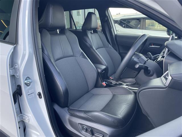 カローラクロス ハイブリッド　Ｚ　純正９インチナビ・フルセグテレビ・全周囲カメラ・衝突軽減ブレーキ・レーダークルーズコントロール・レーンキープアシススト・パワーシート・前席シートヒーター・ステアリングヒーター・前後ドラレコ・純正ＡＷ（17枚目）