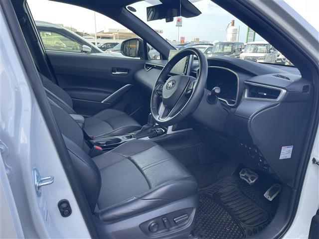 カローラクロス ハイブリッド　Ｚ　純正９インチナビ・フルセグテレビ・全周囲カメラ・衝突軽減ブレーキ・レーダークルーズコントロール・レーンキープアシススト・パワーシート・前席シートヒーター・ステアリングヒーター・前後ドラレコ・純正ＡＷ（18枚目）