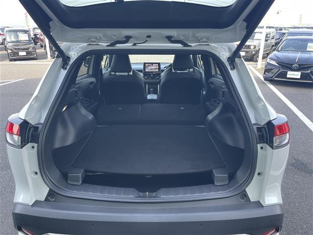 カローラクロス ハイブリッド　Ｚ　純正９インチナビ・フルセグテレビ・全周囲カメラ・衝突軽減ブレーキ・レーダークルーズコントロール・レーンキープアシススト・パワーシート・前席シートヒーター・ステアリングヒーター・前後ドラレコ・純正ＡＷ（22枚目）