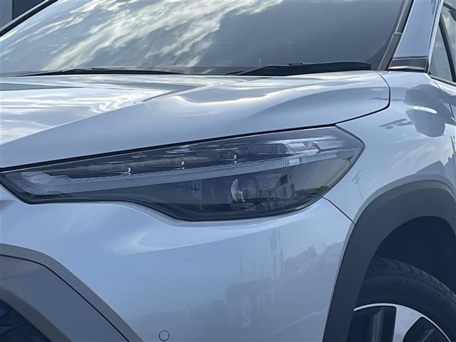 カローラクロス ハイブリッド　Ｚ　純正９インチナビ・フルセグテレビ・全周囲カメラ・衝突軽減ブレーキ・レーダークルーズコントロール・レーンキープアシススト・パワーシート・前席シートヒーター・ステアリングヒーター・前後ドラレコ・純正ＡＷ（32枚目）