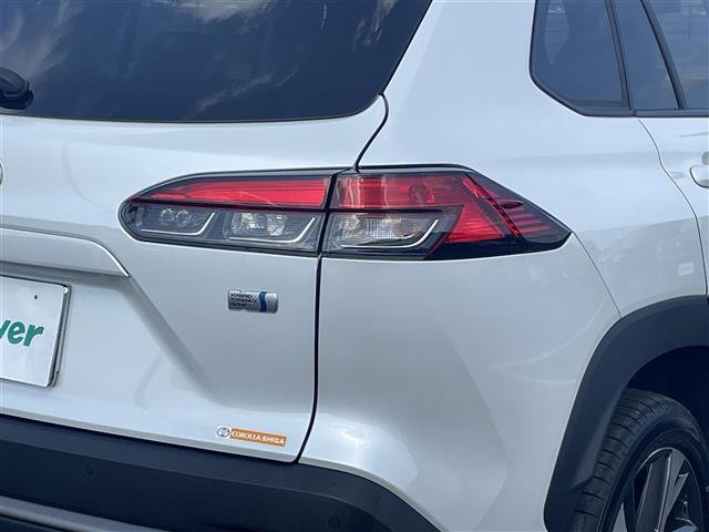 カローラクロス ハイブリッド　Ｚ　純正９インチナビ・フルセグテレビ・全周囲カメラ・衝突軽減ブレーキ・レーダークルーズコントロール・レーンキープアシススト・パワーシート・前席シートヒーター・ステアリングヒーター・前後ドラレコ・純正ＡＷ（34枚目）