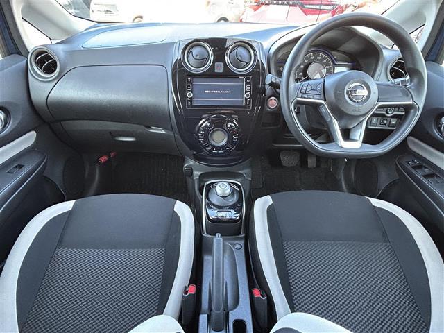 ノート e-パワー X 純正SDナビ(Bluetooth/CD/DVD)・全周囲カメラ・デジタルインナーミラー・レーンキープアシスト・衝突被害軽減ブレーキ・LEDヘッドライト・オートライト・横滑り防止装置・純正フロアマット(2枚目)