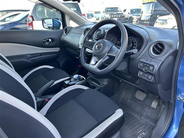 ノート e-パワー X 純正SDナビ(Bluetooth/CD/DVD)・全周囲カメラ・デジタルインナーミラー・レーンキープアシスト・衝突被害軽減ブレーキ・LEDヘッドライト・オートライト・横滑り防止装置・純正フロアマット(5枚目)