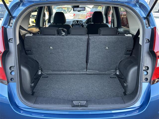 ノート e-パワー X 純正SDナビ(Bluetooth/CD/DVD)・全周囲カメラ・デジタルインナーミラー・レーンキープアシスト・衝突被害軽減ブレーキ・LEDヘッドライト・オートライト・横滑り防止装置・純正フロアマット(9枚目)