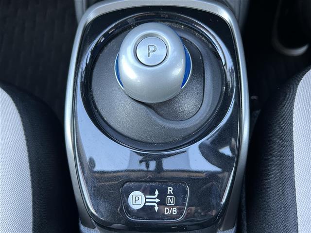 ノート e-パワー X 純正SDナビ(Bluetooth/CD/DVD)・全周囲カメラ・デジタルインナーミラー・レーンキープアシスト・衝突被害軽減ブレーキ・LEDヘッドライト・オートライト・横滑り防止装置・純正フロアマット(18枚目)