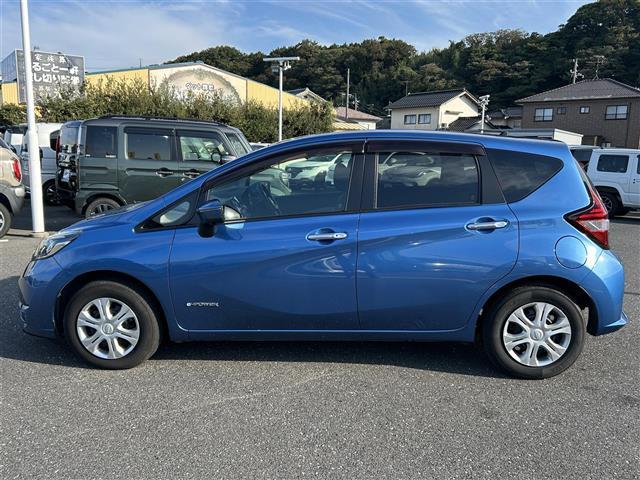 ノート e-パワー X 純正SDナビ(Bluetooth/CD/DVD)・全周囲カメラ・デジタルインナーミラー・レーンキープアシスト・衝突被害軽減ブレーキ・LEDヘッドライト・オートライト・横滑り防止装置・純正フロアマット(39枚目)